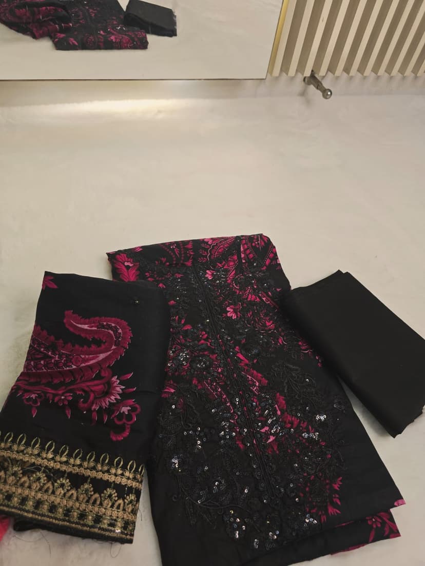 Charizma Vasal Inspired  718dm Black